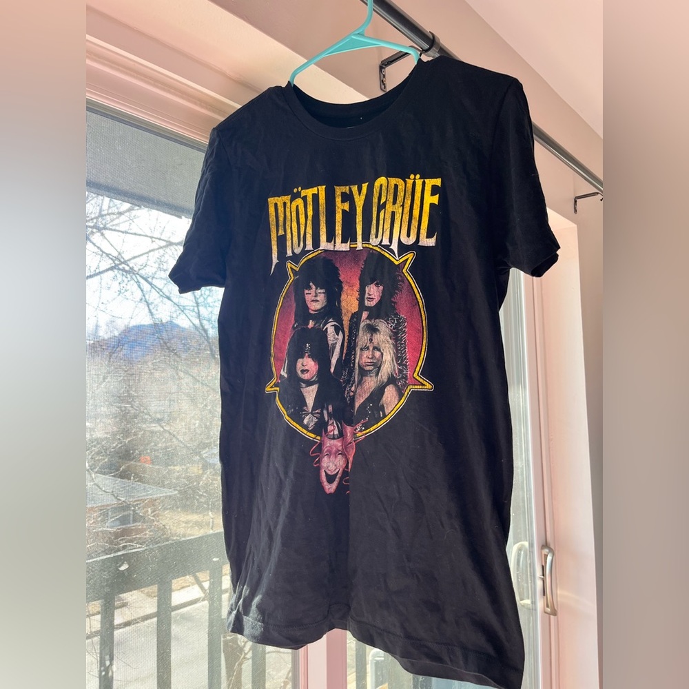 Mötley Crüe Black Graphic T-Shirt Medium